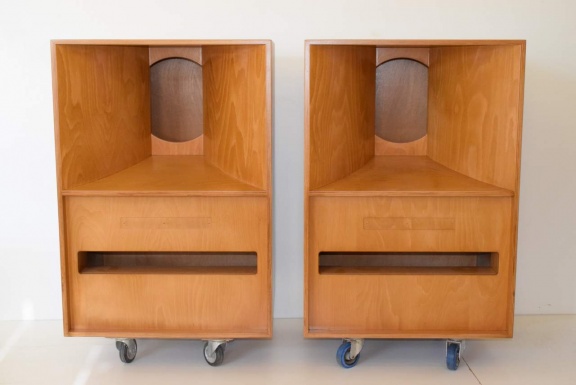 VOTT 828 Goldteak 01